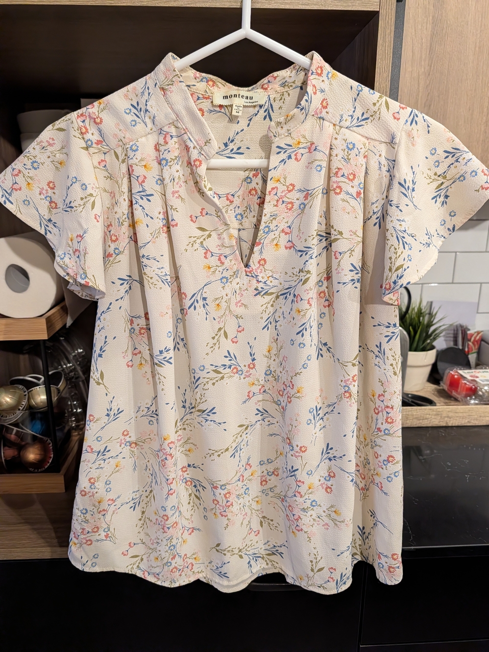 Monteau Cream Floral Flutter Sleeve V-Neck Blouse